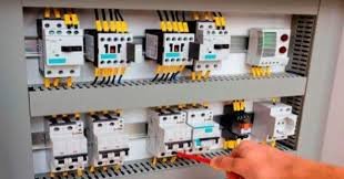 Painel de comandos elétricos